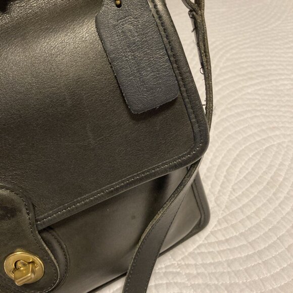 COACH Willis VTG Black Glove-Tanned Leather Brass Trim Crossbody Bag #9927 - Picture 5 of 16